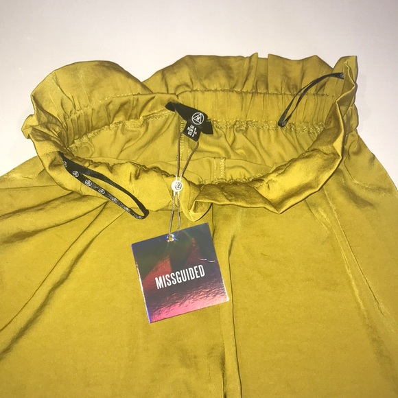 NWT MISSGUIDED floaty chartreuse shorts ▪️sz 2 - Picture 5 of 8